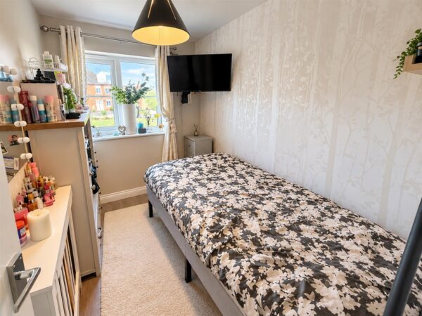 Magpie Close, Corby