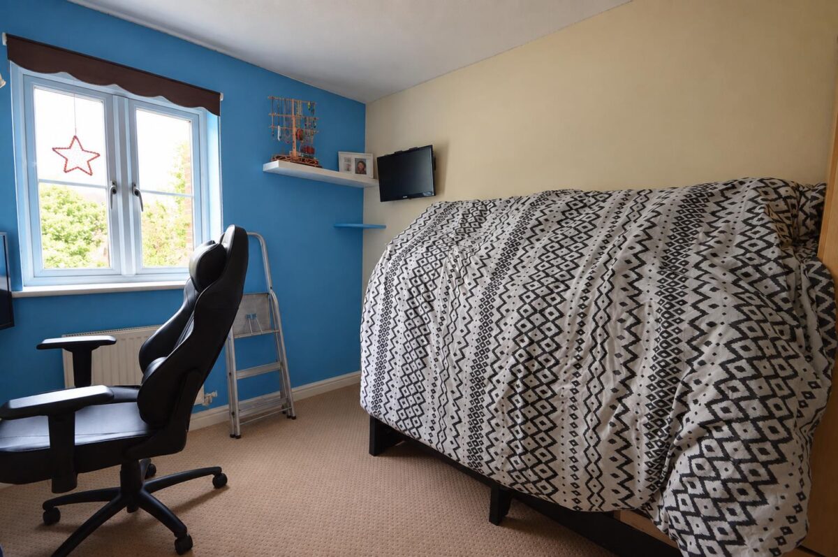 Fieldfare Close, Corby