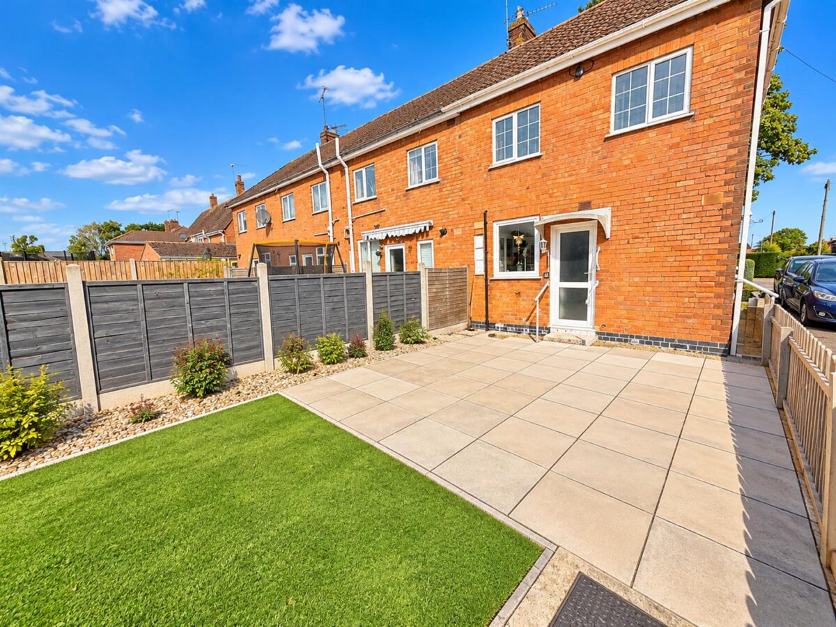 West Glebe Road, Corby