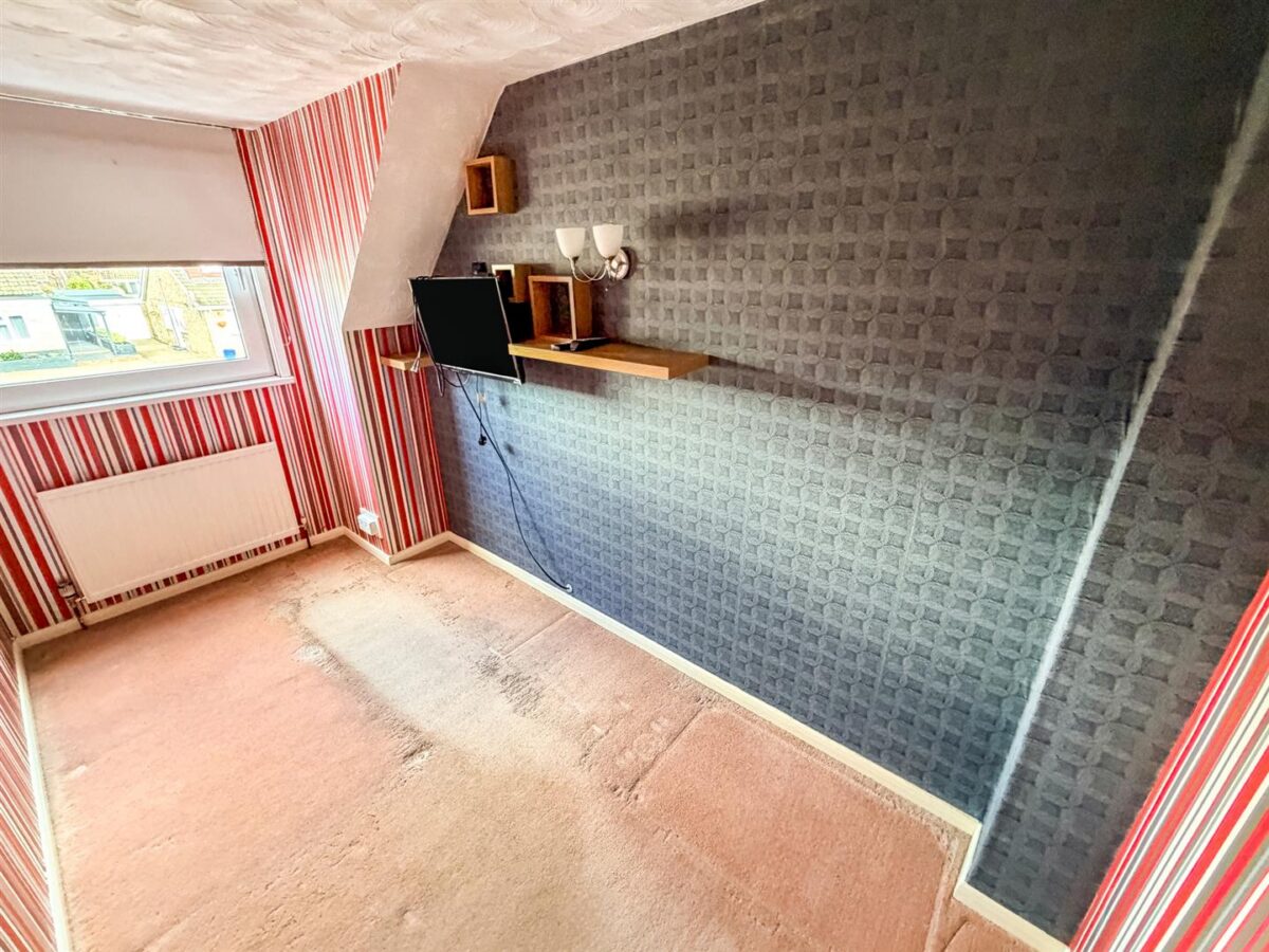 Katrine Close, Corby