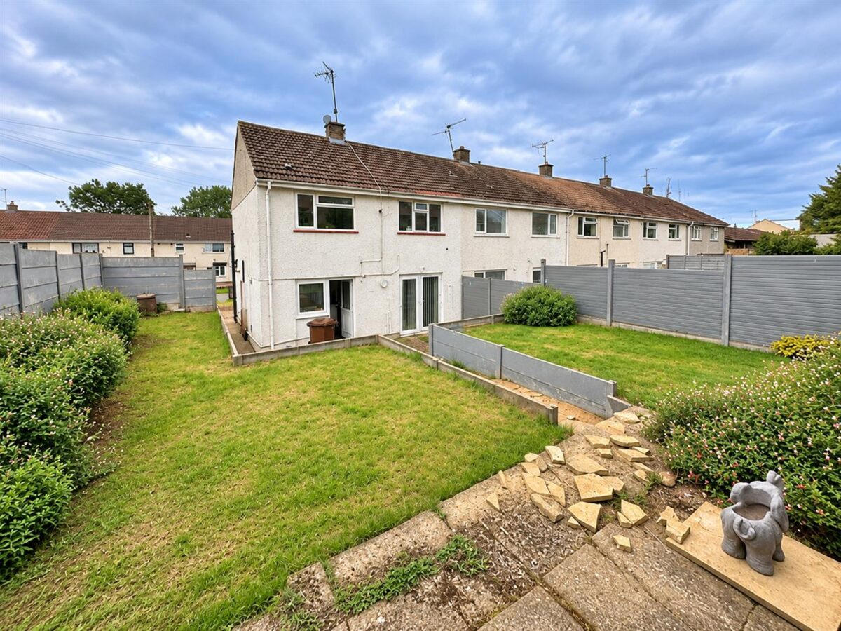 Landseer Court, Corby