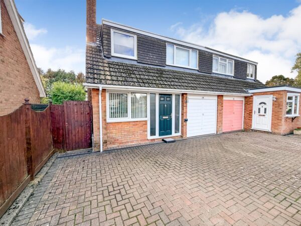 Katrine Close, Corby