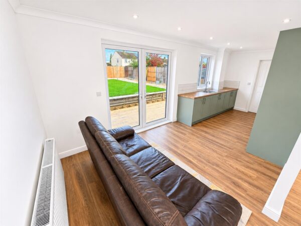 Welland Vale Road, Corby