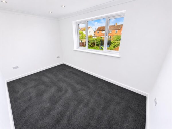 Welland Vale Road, Corby