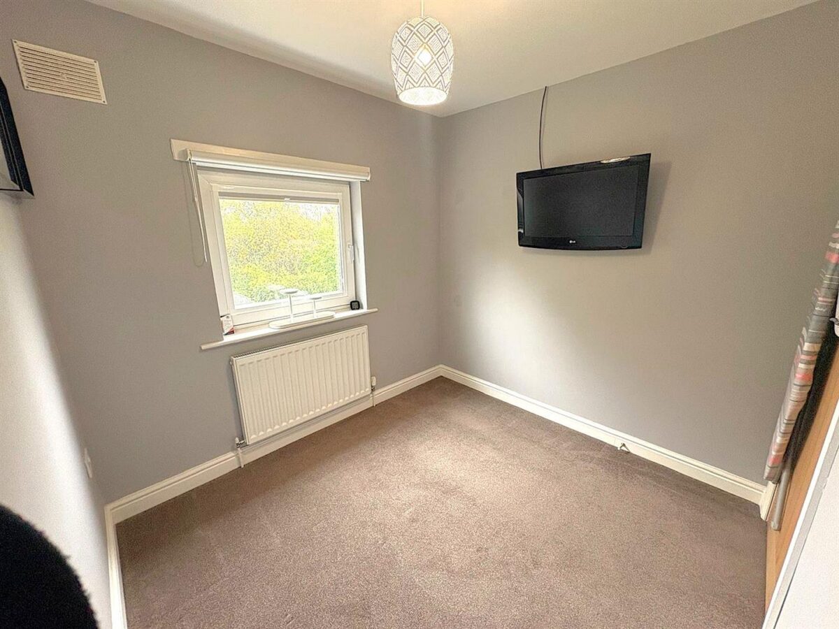 West Glebe Road, Corby