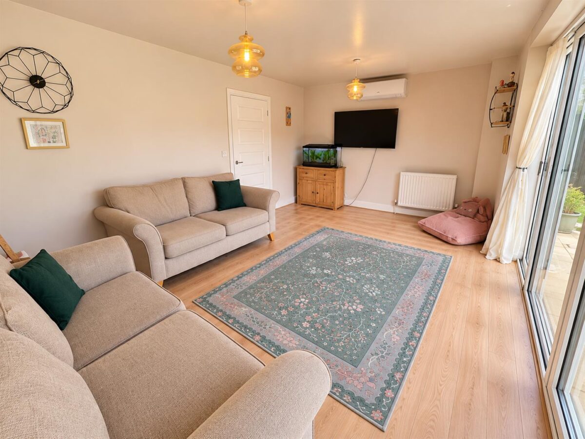 Kesteven Way, Corby