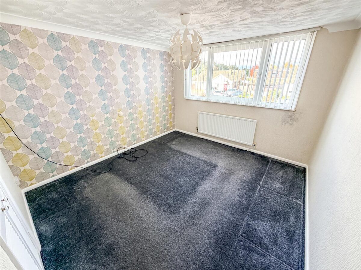 Katrine Close, Corby