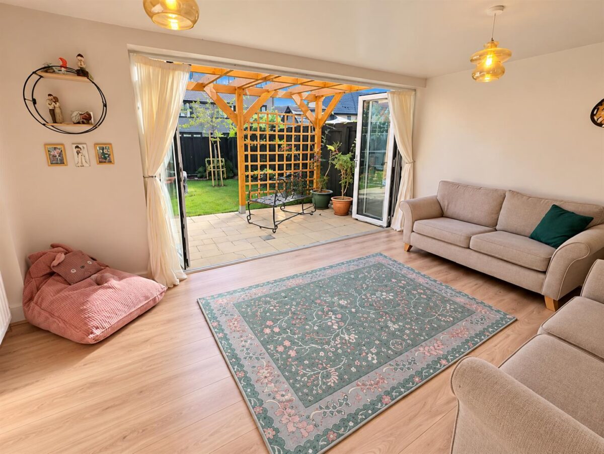 Kesteven Way, Corby