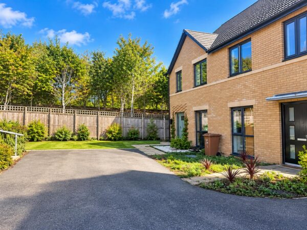 Kesteven Way, Corby