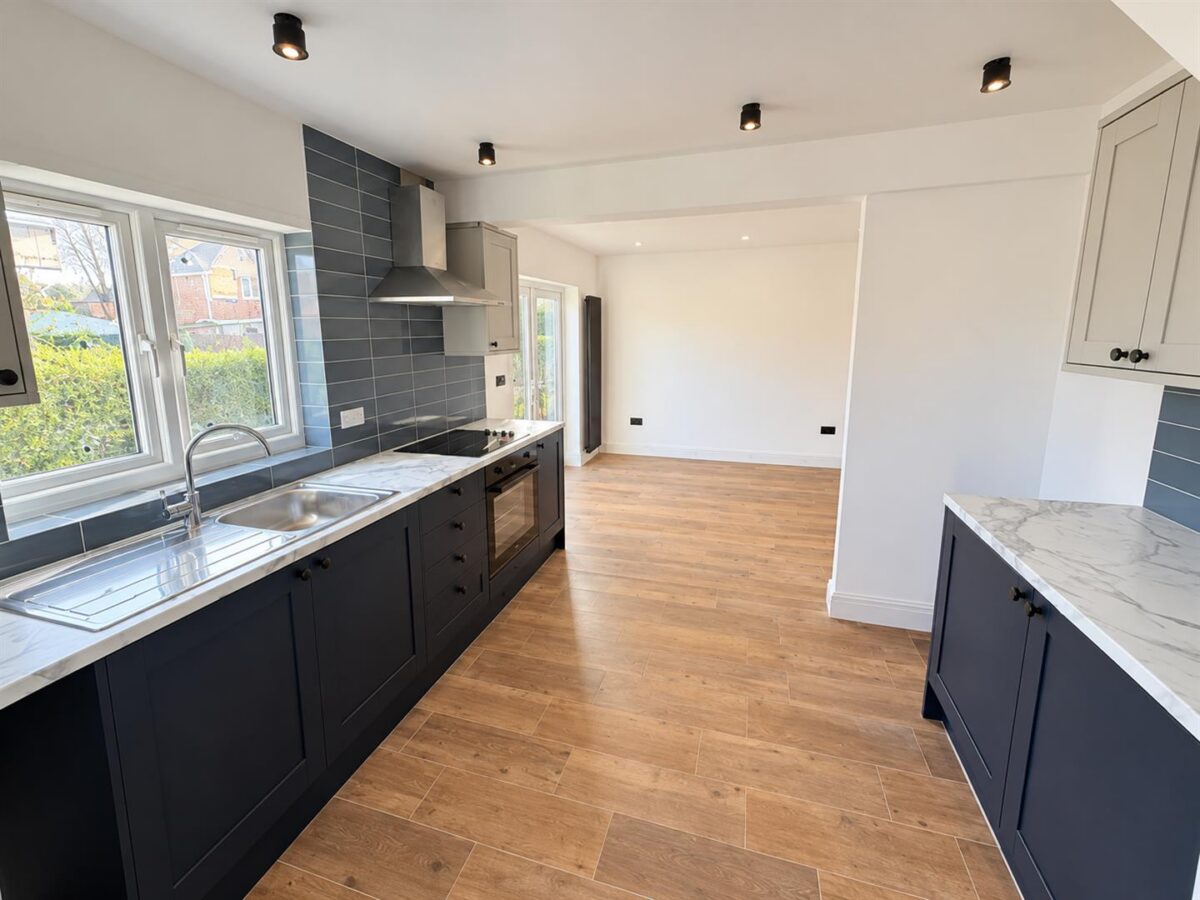 Rowlett Road, Corby