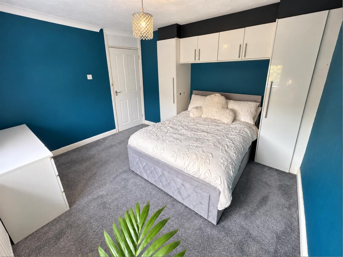 Landseer Court, Corby