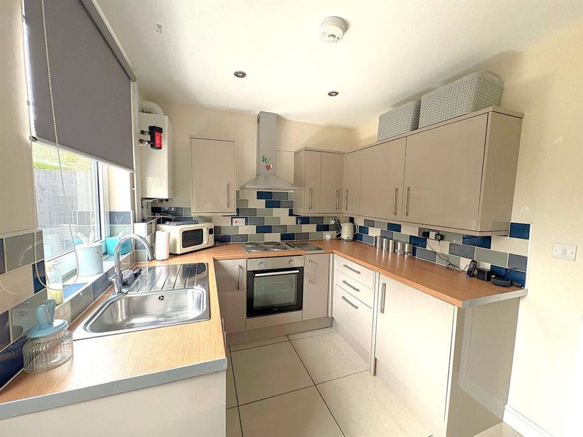 West Glebe Road, Corby