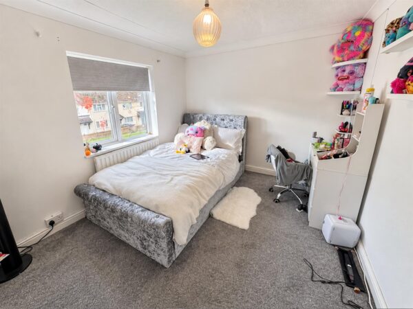 Landseer Court, Corby