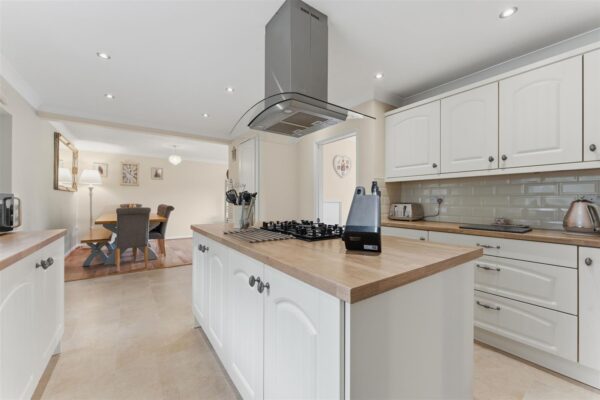 Coldermeadow Avenue, Corby