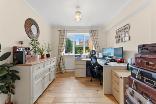 Coldermeadow Avenue, Corby