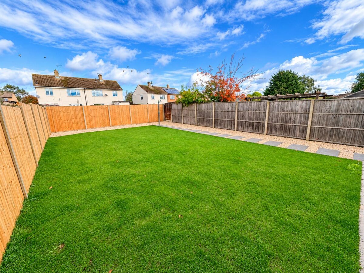 Welland Vale Road, Corby