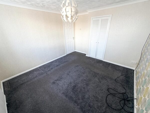 Katrine Close, Corby
