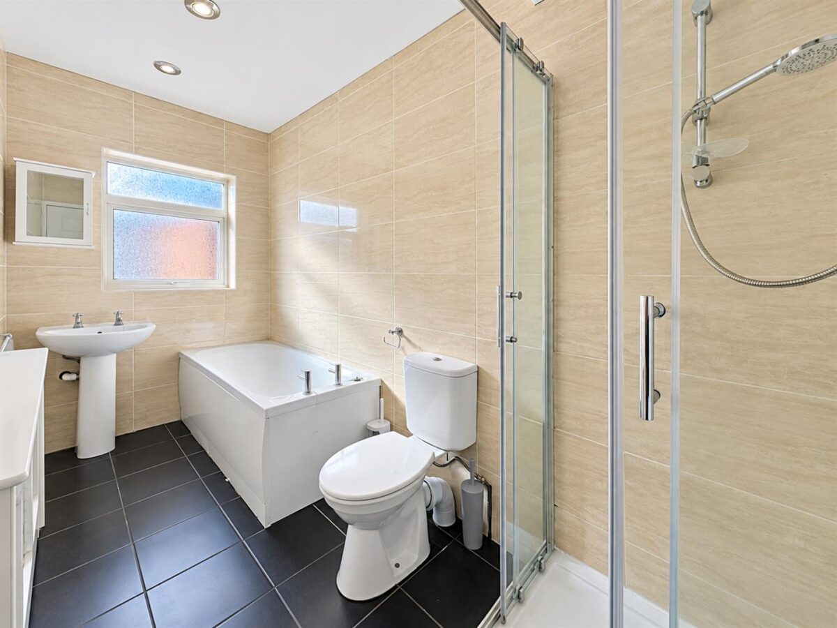 Westfields Road, Corby