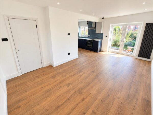 Rowlett Road, Corby