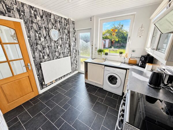 West Glebe Road, Corby