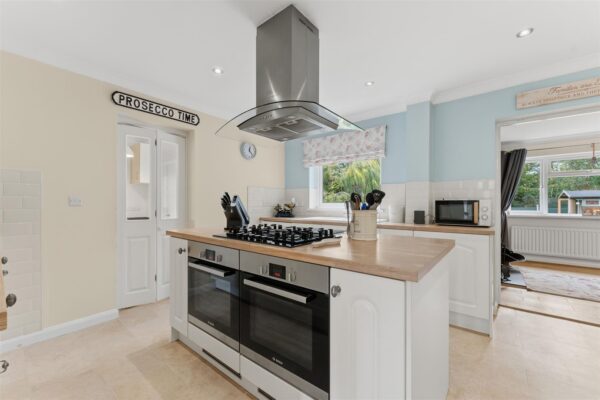 Coldermeadow Avenue, Corby
