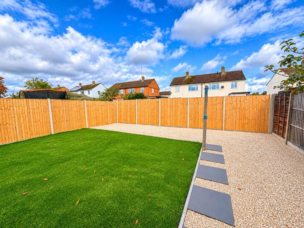 Welland Vale Road, Corby