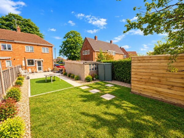 West Glebe Road, Corby