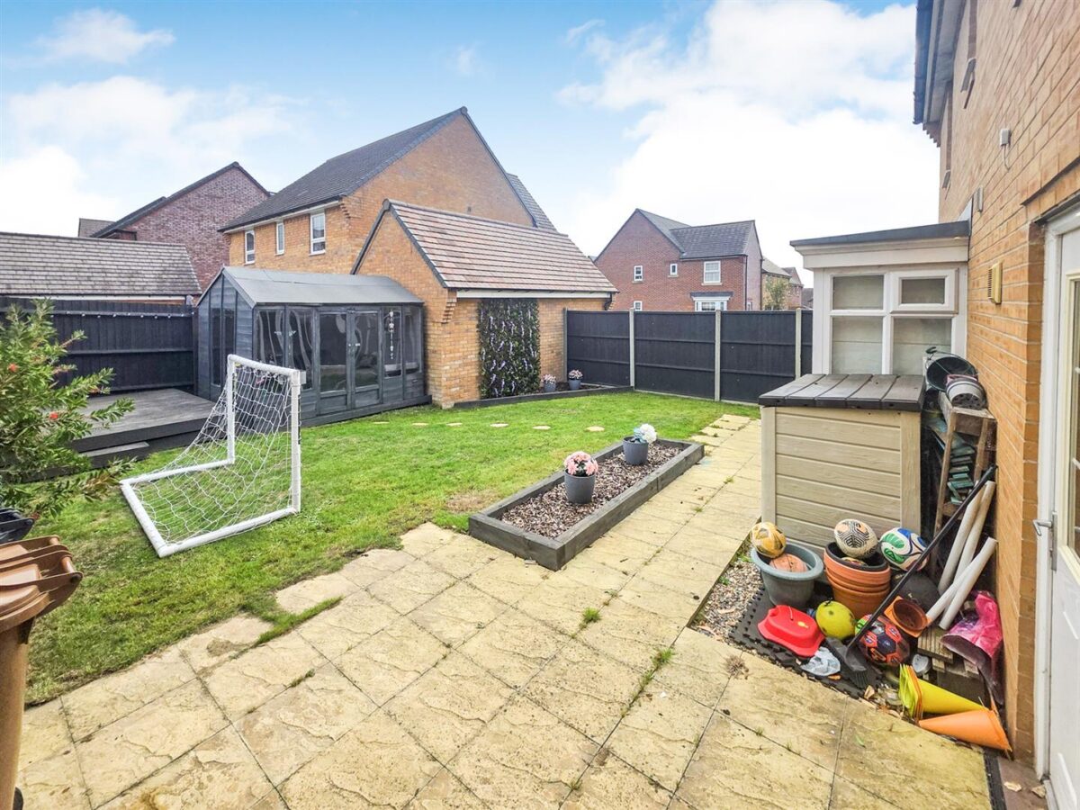 Leys Close, Corby