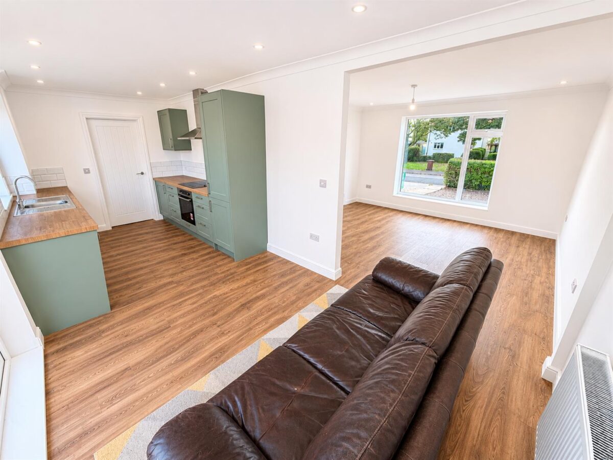 Welland Vale Road, Corby