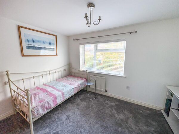 Powys Close, Corby