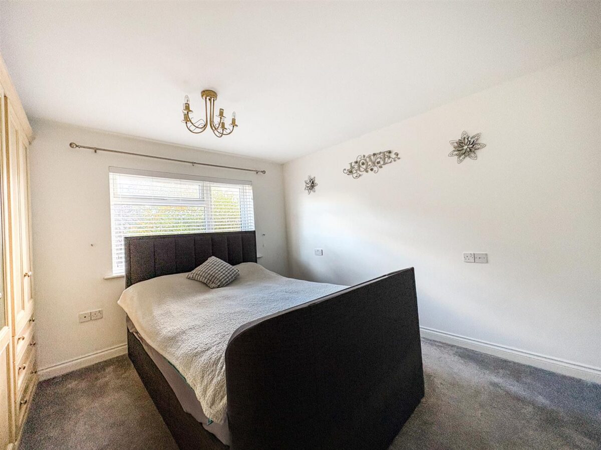 Powys Close, Corby