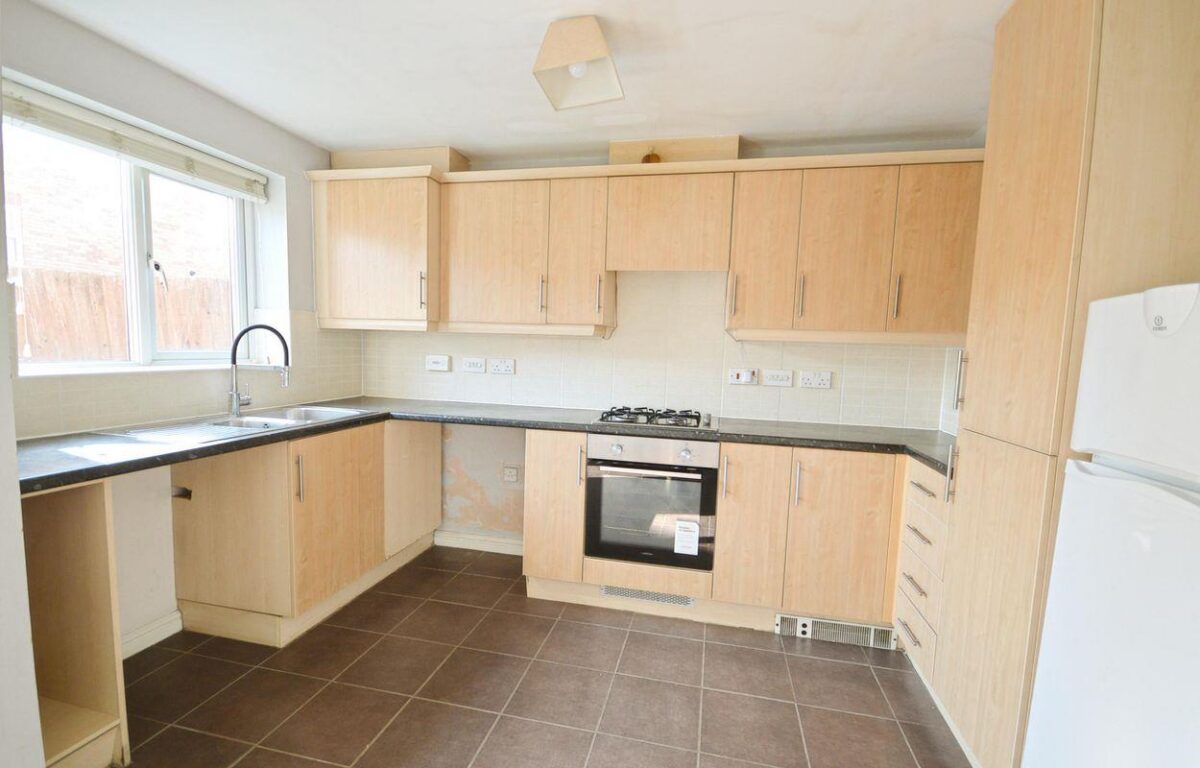 Fieldfare Close, Corby