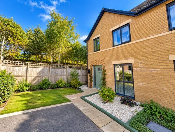Kesteven Way, Corby