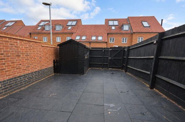 Barnwell Gardens, Corby