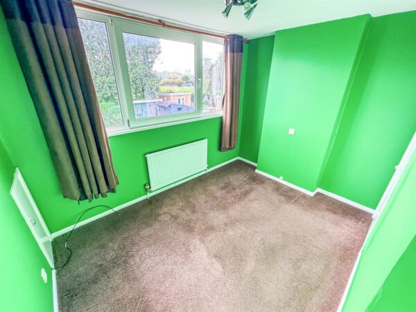 Katrine Close, Corby