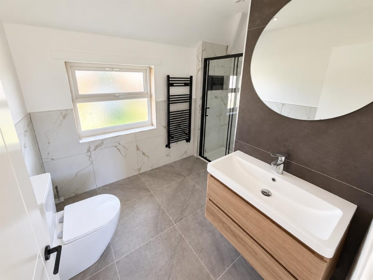 Rowlett Road, Corby