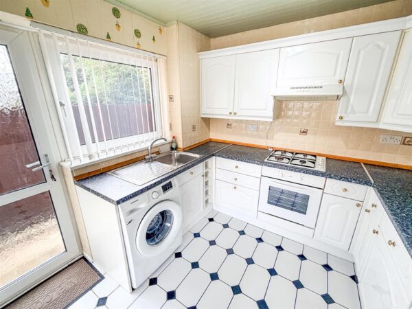 Katrine Close, Corby