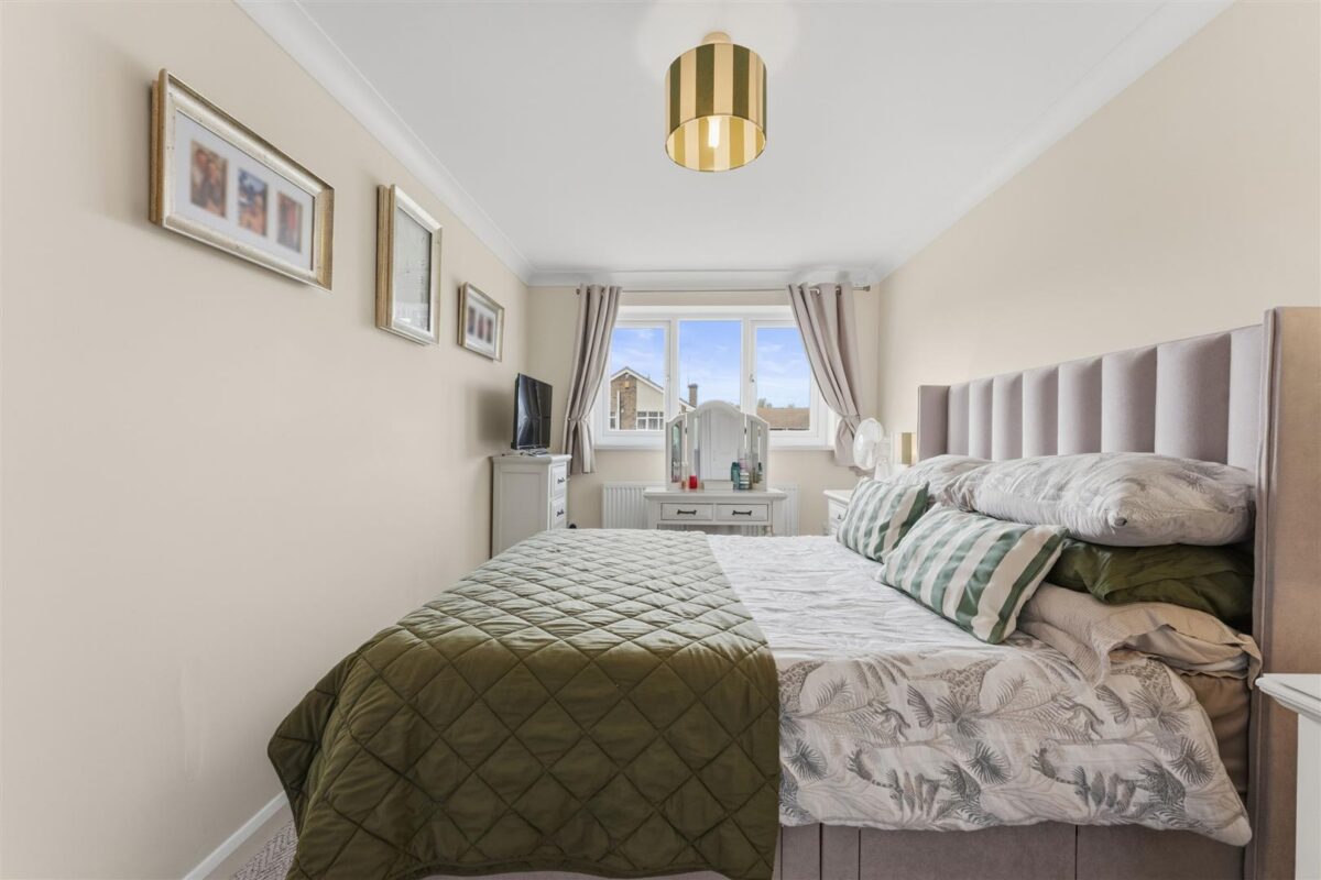 Coldermeadow Avenue, Corby