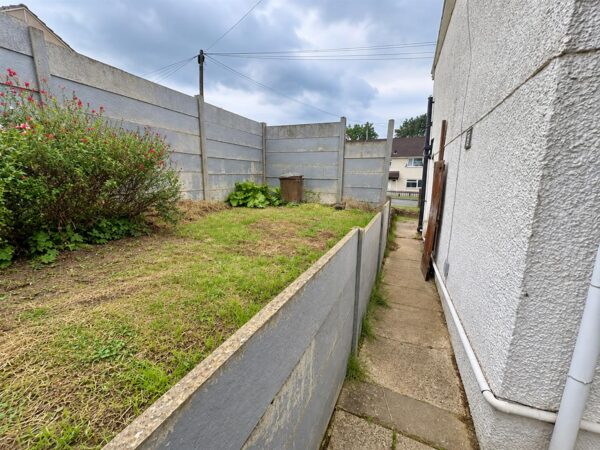 Landseer Court, Corby
