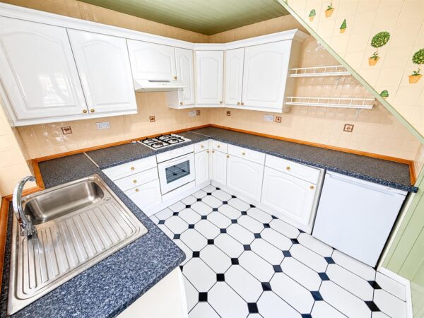 Katrine Close, Corby