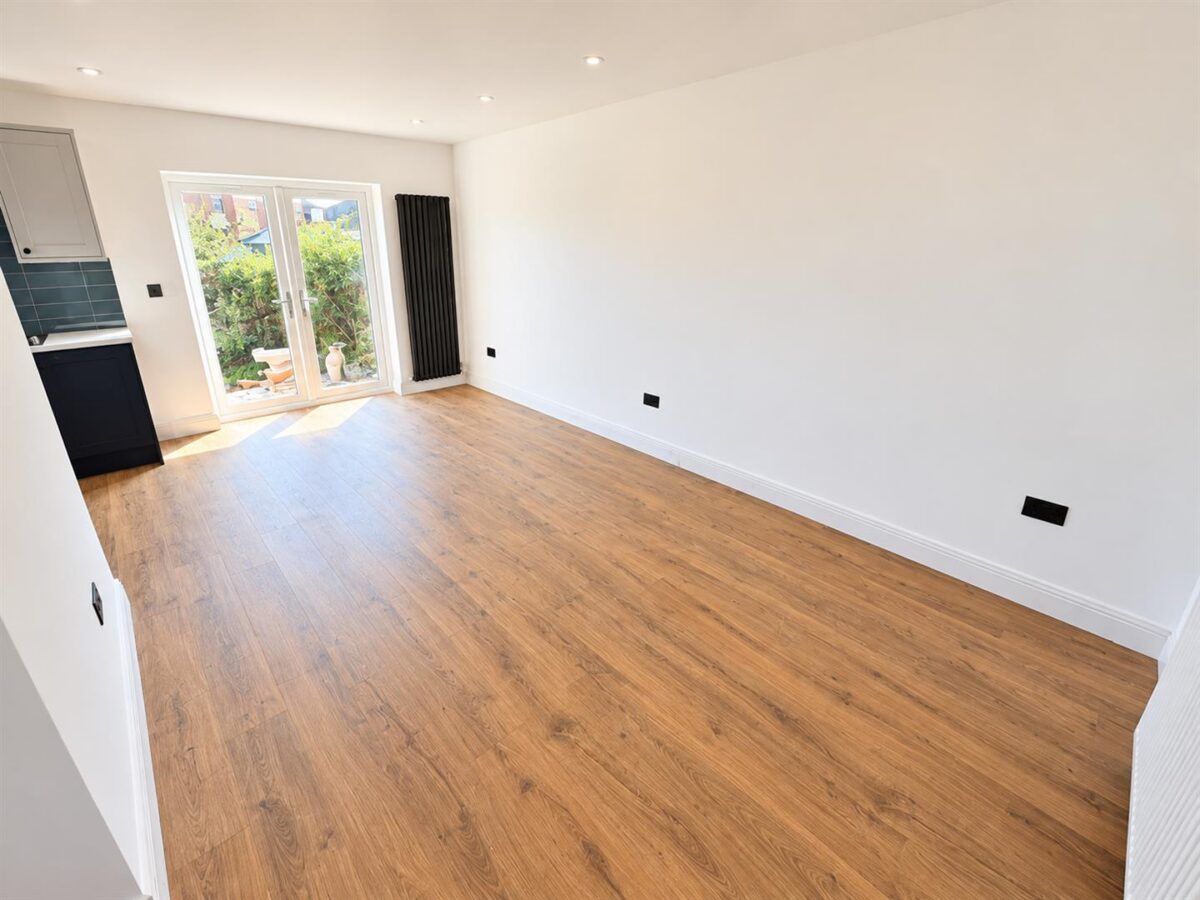 Rowlett Road, Corby