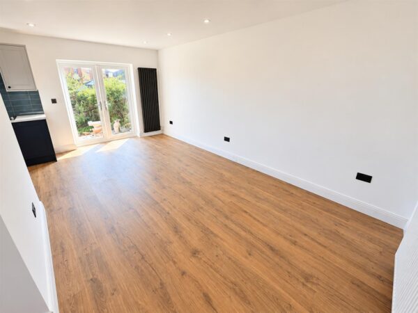Rowlett Road, Corby