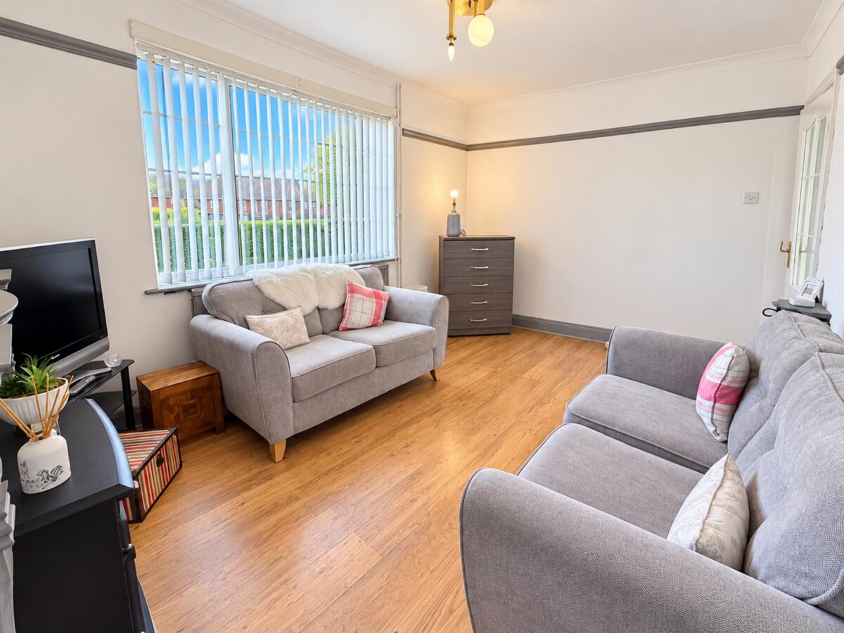 West Glebe Road, Corby