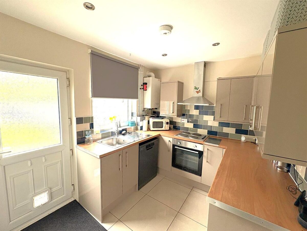 West Glebe Road, Corby
