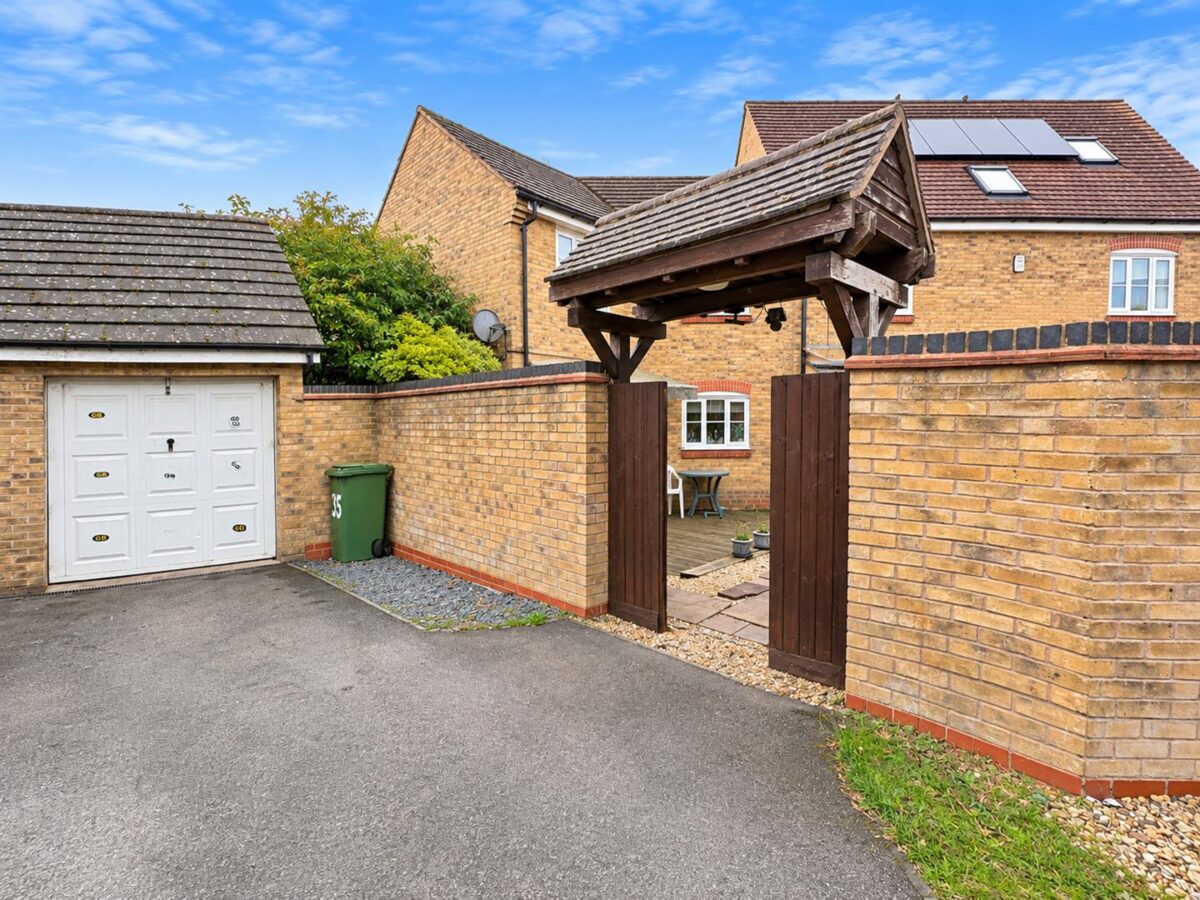 Rose Close, Corby