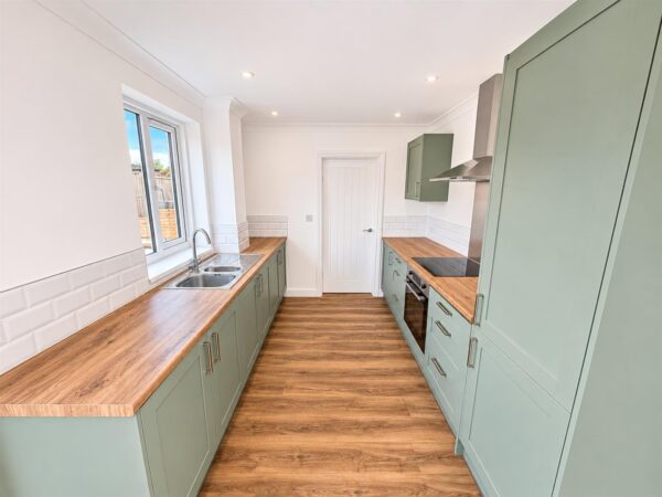 Welland Vale Road, Corby