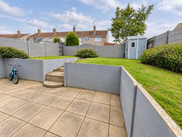 Landseer Court, Corby