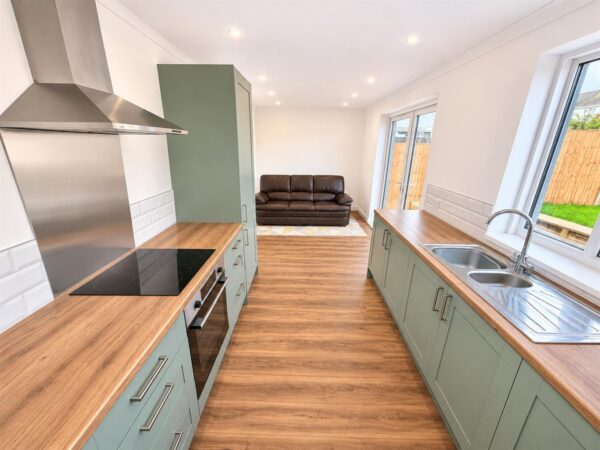 Welland Vale Road, Corby