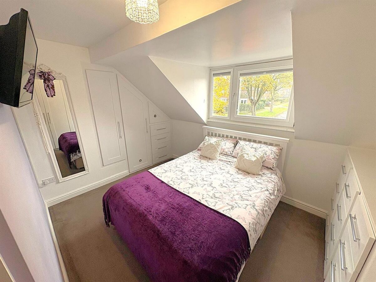 West Glebe Road, Corby