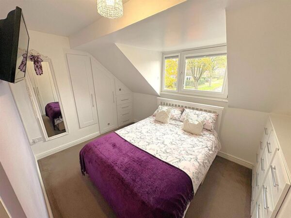 West Glebe Road, Corby